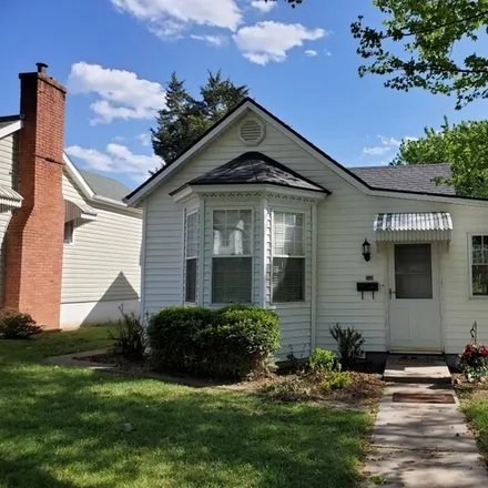 Rent this 2 bed house on 1510 Santa Fe St