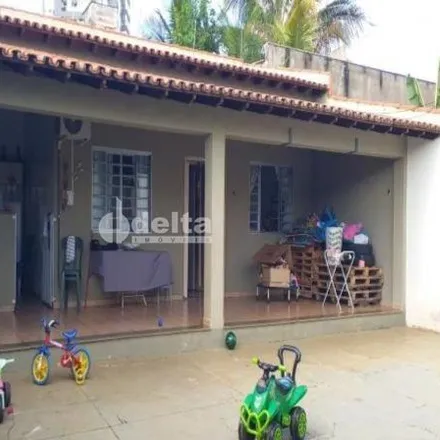 Image 2 - Rua Coelho Neto, Tabajaras, Uberlândia - MG, 38400-228, Brazil - House for sale