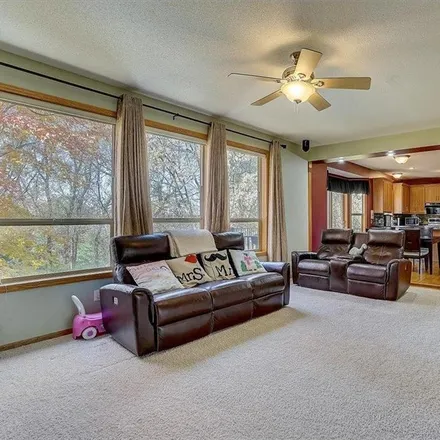 Image 9 - 678 East Travelers Trail, Burnsville, MN 55337, USA - House for sale