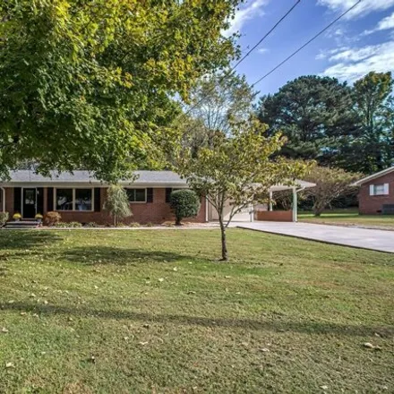 Image 1 - 401 Cedar Springs Road, Brewer Addition, Athens, TN 37303, USA - House for sale