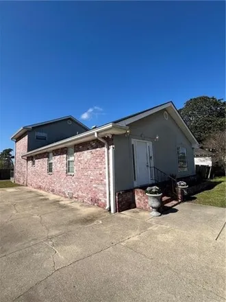 Image 3 - 2411 Behrman Highway, New Orleans, LA 70114, USA - House for sale