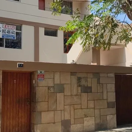 Rent this 3 bed apartment on Che Reyes Barbershop in Comercio Norte K-13, Fundo Manrique