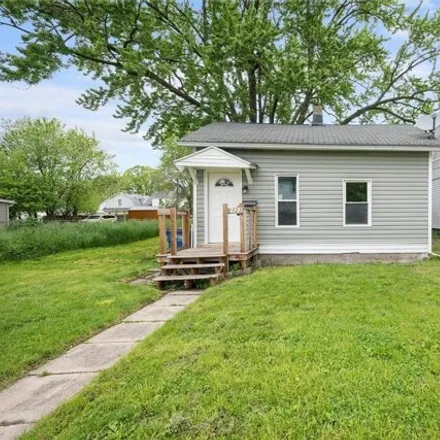 Buy this 2 bed house on 1129 Nevada Street in Toledo, OH 43605