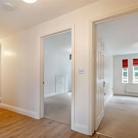 Image 3 - 64 Lower Oldfield Park, Bath, BA2 3HP, United Kingdom - Apartment for rent