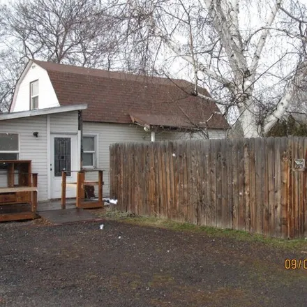 Buy this 2 bed house on 3581 Onyx Avenue in Altamont, OR 97603