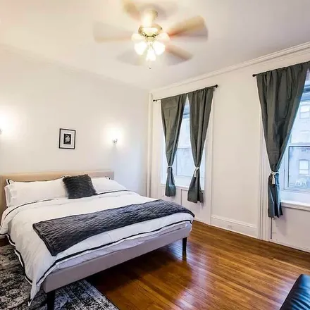 Rent this 2 bed townhouse on 132 Lexington Avenue in New York, NY 10016