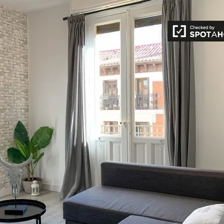 Rent this 3 bed apartment on Madrid in Calle de Raimundo Lulio, 14