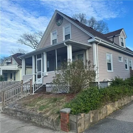 Image 2 - 180 West Lawn Avenue, Pawtucket, RI 02860, USA - House for sale