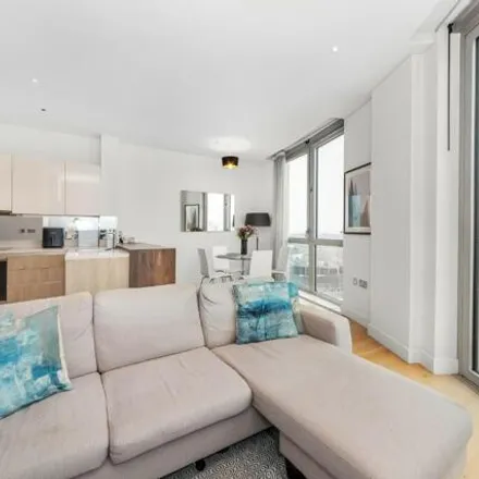Image 6 - Grand Tower, 1 Plaza Gardens, London, SW15 2DF, United Kingdom - Apartment for sale