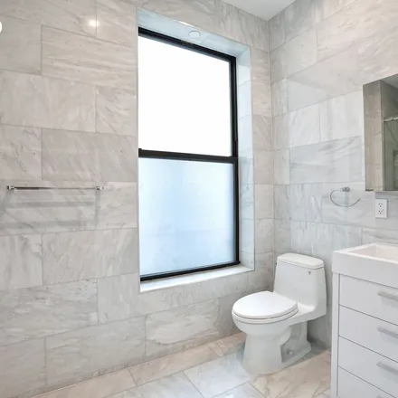 Image 2 - 223 East 80th Street, New York, NY 10028, USA - Townhouse for rent