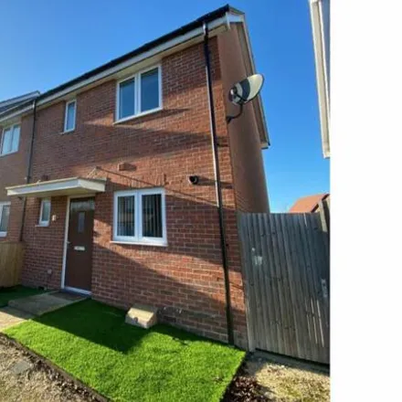 Buy this 2 bed house on 54 Ellingham View in Dartford, DA1 5SZ