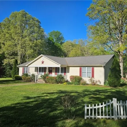 Rent this 3 bed house on 17372 Chase Street in Bowling Green, VA 22427