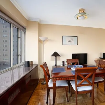 Image 6 - Lexington Avenue-63rd Street, East 64th Street, New York, NY 10021, USA - Townhouse for sale