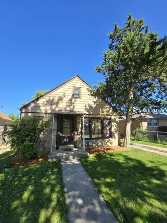 Buy this 2 bed house on 4508 North 26th Street in Milwaukee, WI 53209