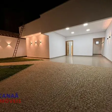Buy this 3 bed house on Avenida Uirapuru in Cidade Jardim, Uberlândia - MG