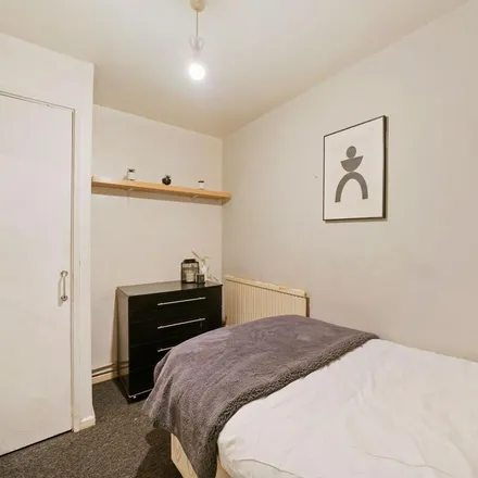 Rent this 1 bed room on 48 Chippenham Road in London, W9 2AE