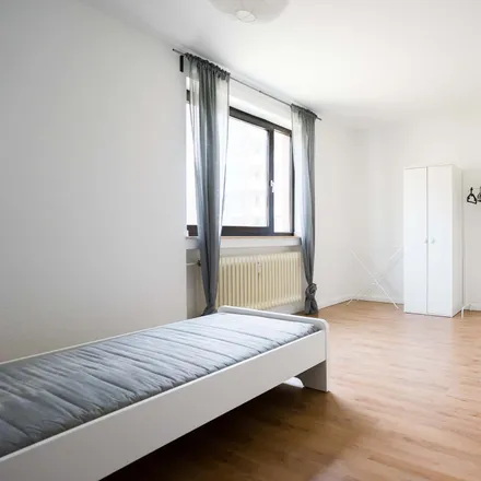 Rent this 4 bed room on Kölner Landstraße 352 in 40589 Dusseldorf, Germany