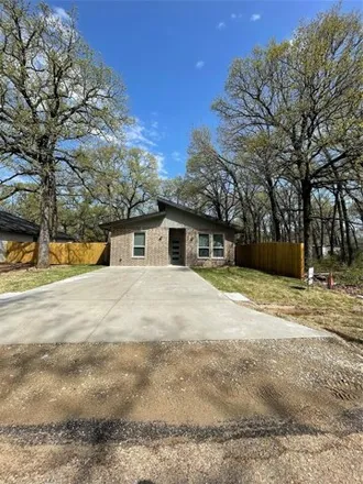 Rent this 3 bed house on 122 Navajo in Henderson County, TX 75156