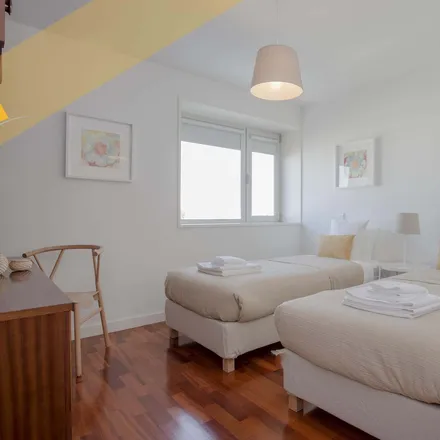 Rent this 2 bed apartment on Rua de Nossa Senhora de Fátima in 4100-999 Porto, Portugal