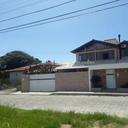 Image 2 - Rua Professor Emanoel Paulo Peluso, Campeche, Florianópolis - SC, 88066-070, Brazil - House for sale