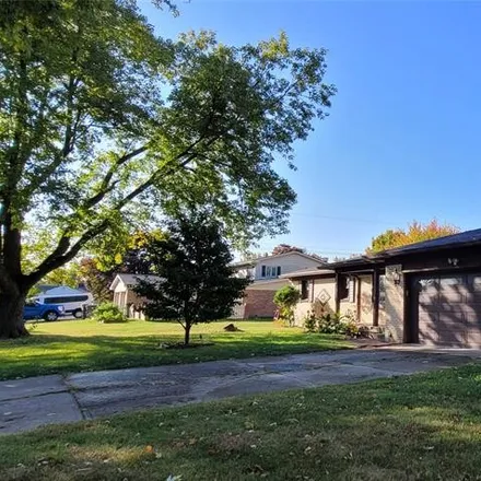 Image 2 - 881 Reda Road, Southport, Indianapolis, IN 46227, USA - House for sale
