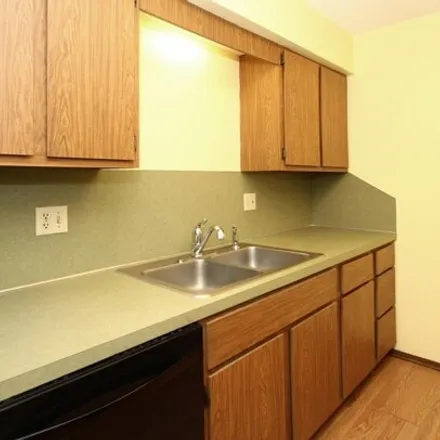 Image 7 - Lake Park Condominiums, 4000 South 56th Street, Lincoln, NE 68506, USA - Condo for sale