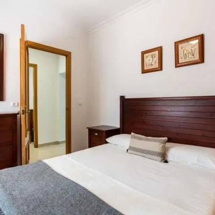 Image 1 - Mapfre, Calle Esperanza de Triana, 55, 41010 Seville, Spain - Apartment for rent