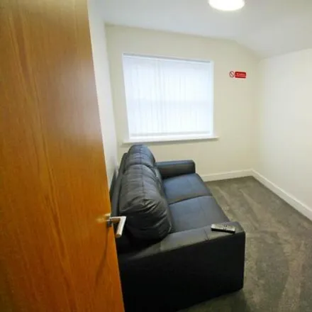 Image 5 - Ollier Street, Widnes, WA8 7RD, United Kingdom - Apartment for rent