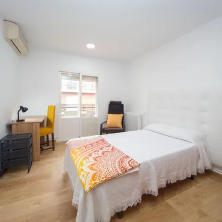 Rent this 3 bed apartment on Cortinas "Las Nieves" in Calle Doctor Fernando Escobar, 18012 Granada