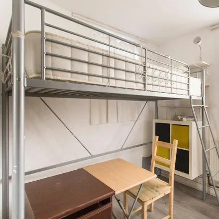Rent this studio apartment on 20 Gwendwr Road in London, W14 9BG