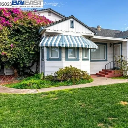 Image 2 - 21104 Garden Avenue, San Lorenzo, Alameda County, CA 94541, USA - House for sale