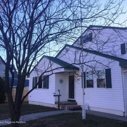 Rent this 4 bed house on 173 Twilight Avenue in Keansburg, NJ 07734