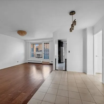 Image 5 - 97-40 62nd Drive, New York, NY 11374, USA - Apartment for sale