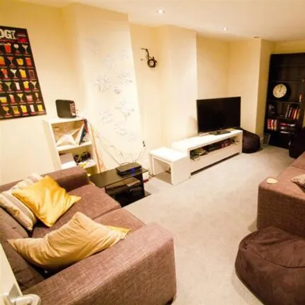 Image 3 - Leicester Grove, Leeds, LS7 1LW, United Kingdom - House for rent