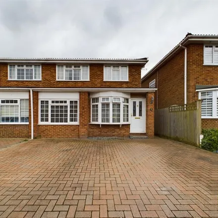 Rent this 3 bed house on St.Mary's Road in Sindlesham, RG41 5DA