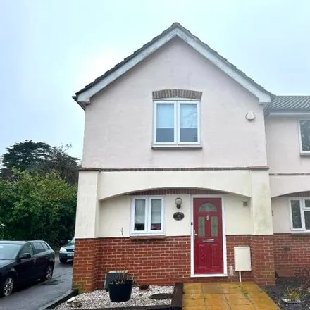 Rent this 3 bed house on Captains Close in Gosport, PO12 3AU