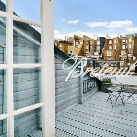 Rent this 3 bed apartment on 18 Queen's Gate Place Mews in London, SW7 5NY