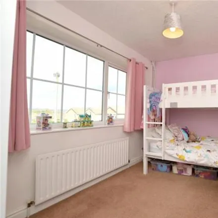 Image 7 - New Park Walk, Farsley, LS28 5UF, United Kingdom - Townhouse for sale