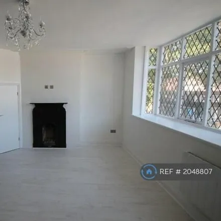 Image 3 - Bear & Staff, Gateacre Brow, Liverpool, L25 3PA, United Kingdom - Apartment for rent