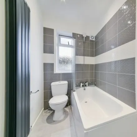 Image 4 - Old Bromley Road / Bromley Road, Old Bromley Road, London, BR1 4LB, United Kingdom - Apartment for rent