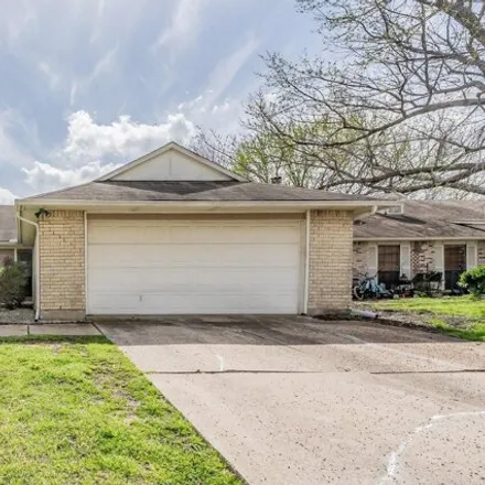 Buy this 3 bed house on 808 Edgemont Drive in Arlington, TX 76017