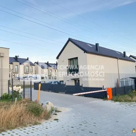 Buy this 4 bed house on Trakt Konny 43A in 80-210 Gdansk, Poland