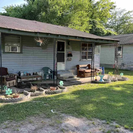Buy this 2 bed house on 1116 Garfield Street in Newport, AR 72112