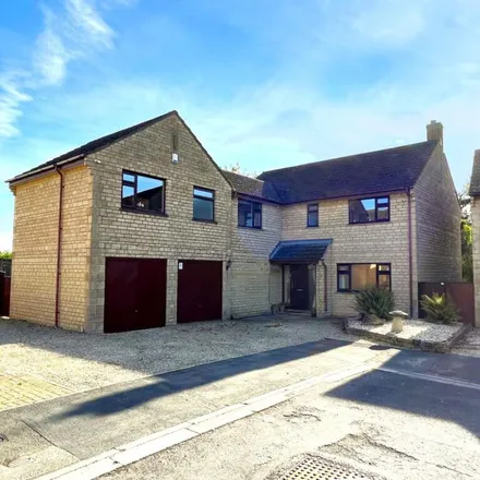 Rent this 5 bed apartment on Roman Way in Lechlade, GL7 3BP
