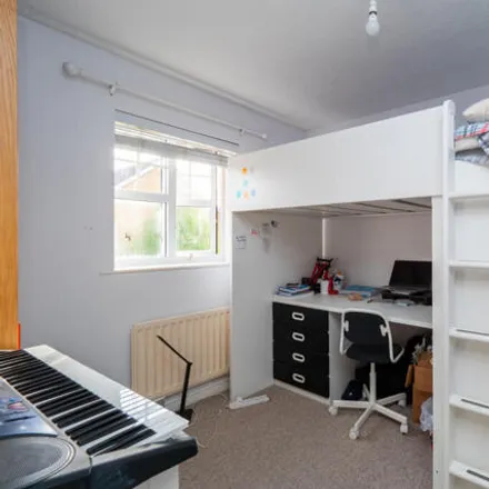 Image 7 - 55 Bakers Gardens, London, SM5 2SF, United Kingdom - House for sale