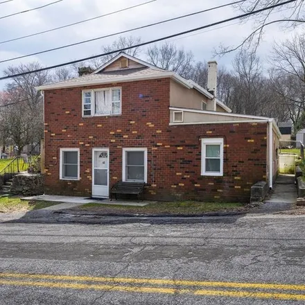 Rent this 3 bed apartment on 45 Morrissey Drive in Lake Peekskill, Putnam Valley