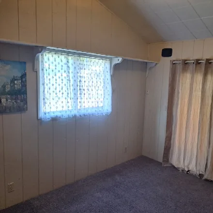 Rent this 1 bed room on 420 Patricia Drive in Gladstone, OR 97027