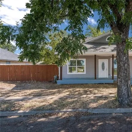 Buy this 4 bed house on 822 S Main St in McGregor, Texas