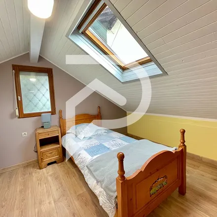 Rent this 3 bed apartment on 6 Rue du Salbert in 90350 Évette-Salbert, France