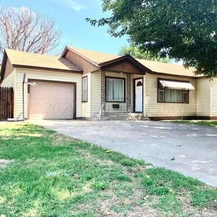 Rent this 3 bed house on 4258 King Avenue in Amarillo, TX 79106